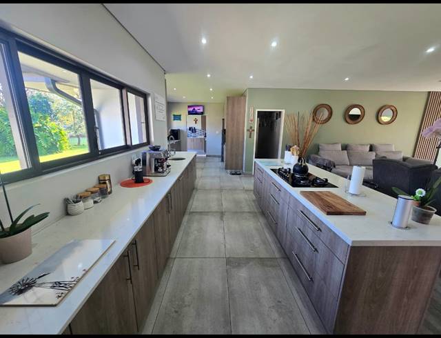 5 BEDROOM HOUSE FOR SALE IN THREE RIVERS
